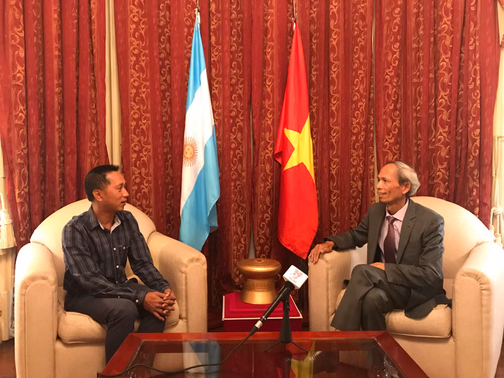 Visita del presidente argentino a Vietnam marcará hito importante en nexos bilaterales, afirma embajador ảnh 1