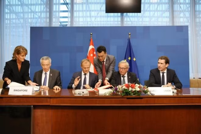 Aprueba UE aplicación de tratado de libre comercio con Singapur ảnh 1