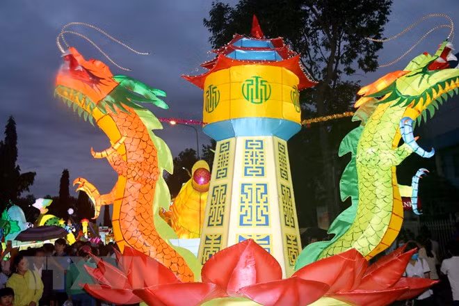 Iluminando el oficio tradicional de hacer linternas ảnh 1 Iluminando el oficio tradicional de hacer linternas ảnh 1