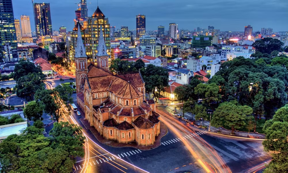 Localidades vietnamitas dan la bienvenida a los primeros visitantes de Año Nuevo ảnh 1 Localidades vietnamitas dan la bienvenida a los primeros visitantes de Año Nuevo ảnh 1