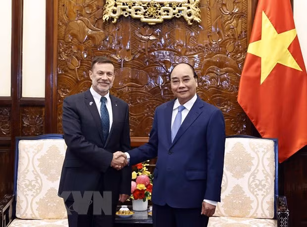 Embajadores extranjeros optimistas sobre cooperación con Vietnam en 2023 ảnh 2