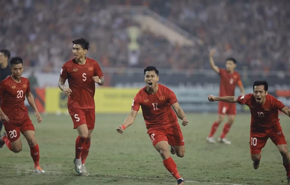 Vietnam y Tailandia empatan 2-2 en la ida de la final de AFF Cup ảnh 1 Vietnam y Tailandia empatan 2-2 en la ida de la final de AFF Cup ảnh 1