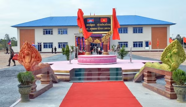 Inauguran en Camboya obra militar con asistencia financiera de Vietnam ảnh 1