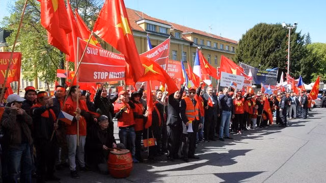 Prensa checa publica sobre protesta vietnamita contra actos chinos en Mar del Este ảnh 1 Prensa checa publica sobre protesta vietnamita contra actos chinos en Mar del Este ảnh 1