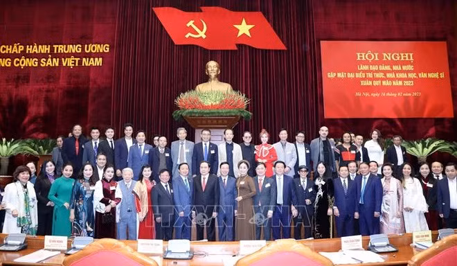 Vietnam por crear motivación para intelectuales y artistas ảnh 2