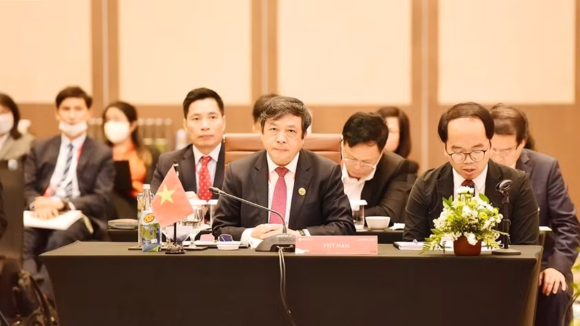 Vietnam propone mayor cooperación de la ASEAN en el sector turístico ảnh 2