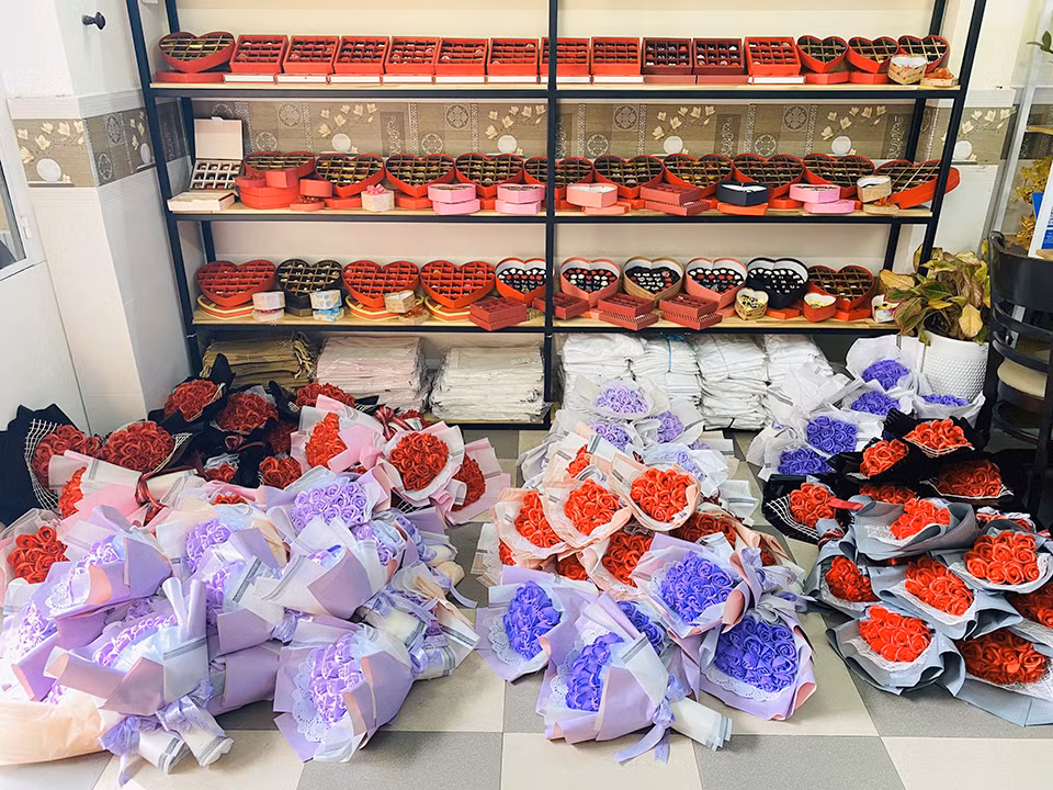 Minoristas vietnamitas lanzan promociones con motivo del Día de San Valentín ảnh 1 Minoristas vietnamitas lanzan promociones con motivo del Día de San Valentín ảnh 1