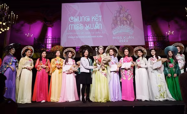 Concurso en Europa honra belleza de las vietnamitas ảnh 1