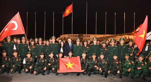 Vietnam envía segundo equipo de rescate a Turquía ảnh 1