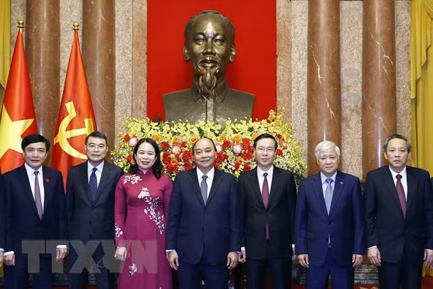 Se realiza ceremonia de entrega de trabajos del Presidente ảnh 1