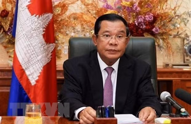 Premier de Camboya aprecia establecimiento de enseñanza de idioma vietnamita ảnh 1
