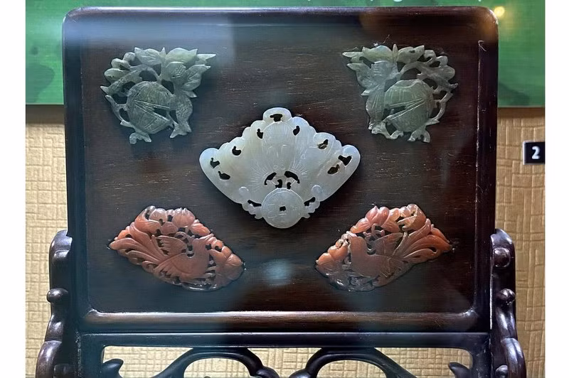 Museo de Historia de Ciudad Ho Chi Minh exhibe antigüedades de jade al público ảnh 1