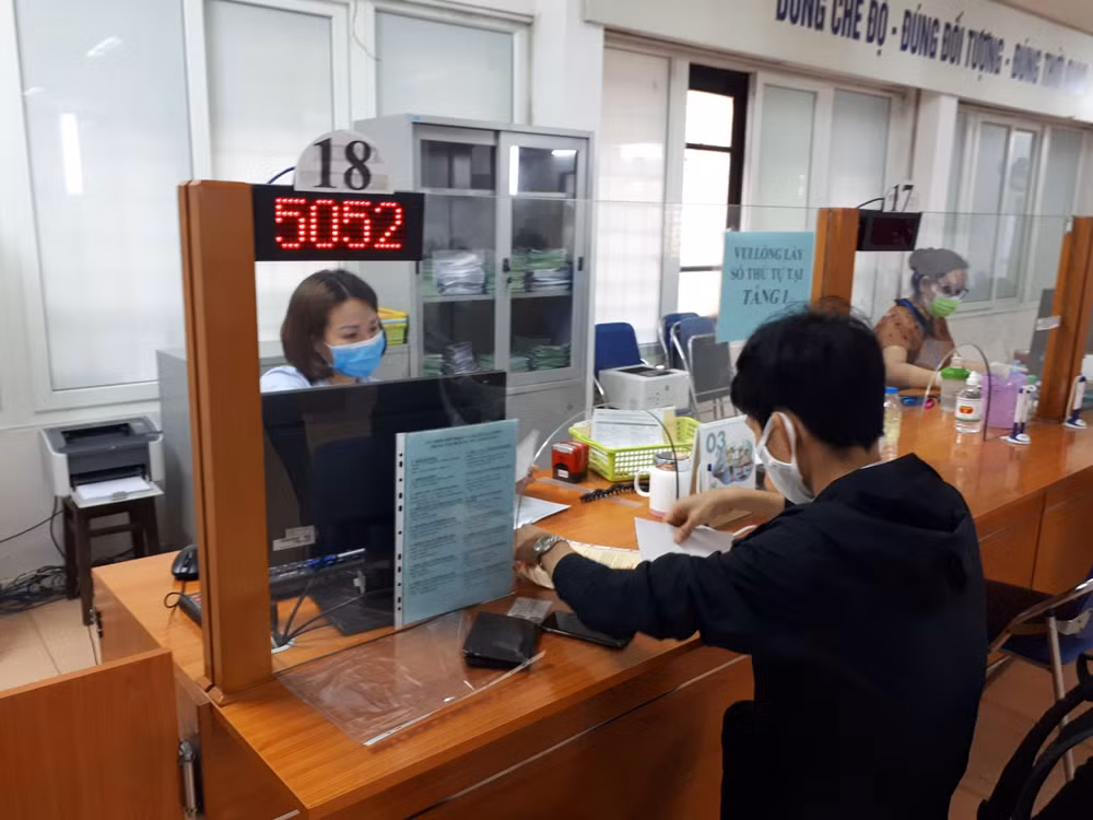 Dedican fondo millonario para apoyar a empleados vietnamitas afectados por COVID-19 ảnh 1 Dedican fondo millonario para apoyar a empleados vietnamitas afectados por COVID-19 ảnh 1