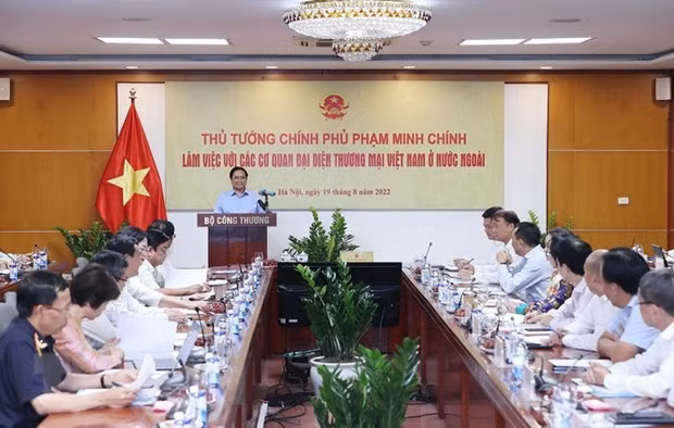 Premier vietnamita se reúne con agencias de representación comercial nacional en exterior ảnh 1 Premier vietnamita se reúne con agencias de representación comercial nacional en exterior ảnh 1