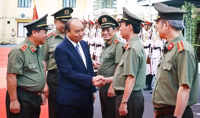 Presidente vietnamita exige garantizar desarrollo económico ảnh 1