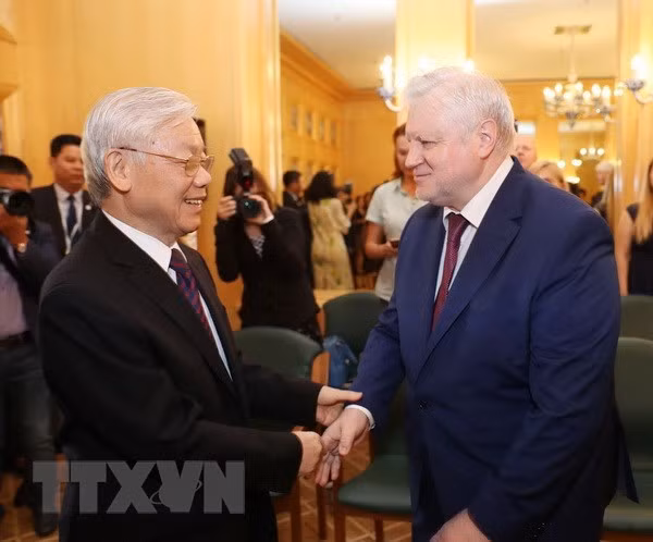 Dirigente partidista de Vietnam se reúne con presidente del Partido Rusia Justa ảnh 1