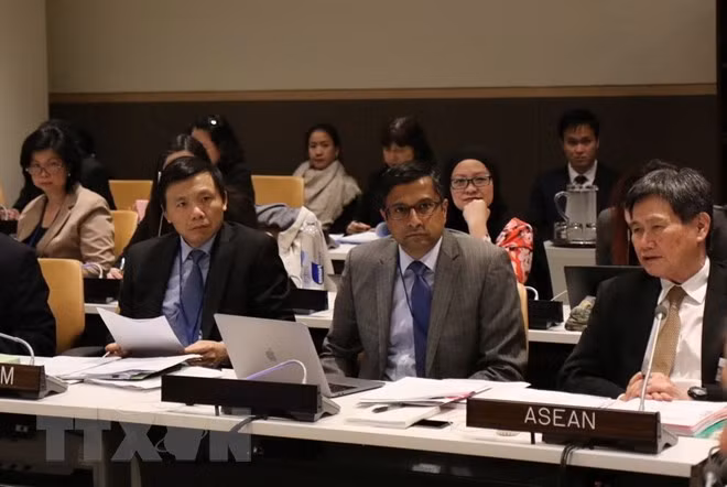 Embajador de Vietnam reitera papel central de ASEAN en mantener la paz y estabilidad regionales ảnh 1