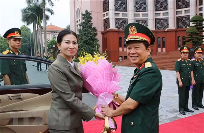 Vietnam y Camboya coinciden en elevar intercambio de experiencias entre mujeres oficiales ảnh 1