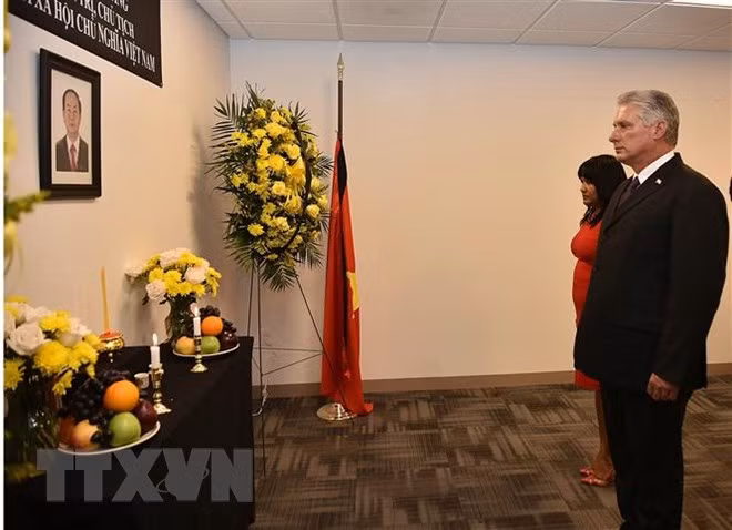 Representación de Vietnam ante ONU efectúa honra fúnebre por presidente Tran Dai Quang ảnh 1 Representación de Vietnam ante ONU efectúa honra fúnebre por presidente Tran Dai Quang ảnh 1