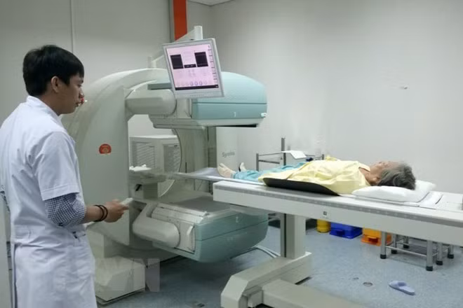 Vietnam fortalece cooperación con Francia en tratamiento de cáncer ảnh 1 Vietnam fortalece cooperación con Francia en tratamiento de cáncer ảnh 1