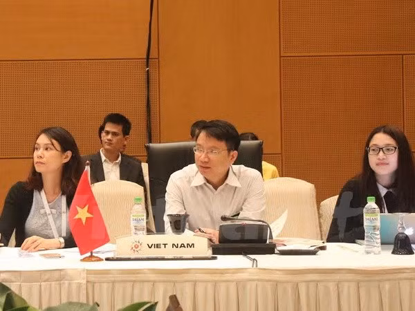  Debaten contenidos para reunión ministerial de economía de ASEAN ảnh 1