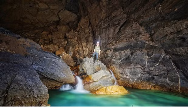 Inician viaje de exploración a cueva de Hada ảnh 1