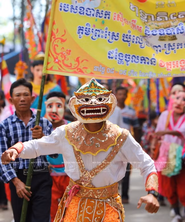 Empeñado khmer en conservar valor de misteriosas máscaras ảnh 7