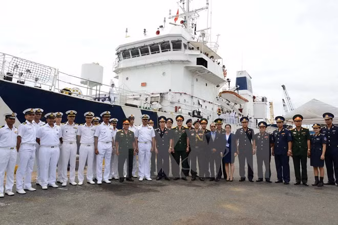 Barco de guardacostas indio visita Ciudad Ho Chi Minh ảnh 1 Barco de guardacostas indio visita Ciudad Ho Chi Minh ảnh 1