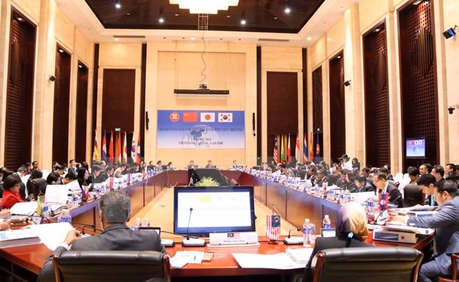 Funcionarios financieros de ASEAN y socios se reúnen en Vientiane ảnh 1