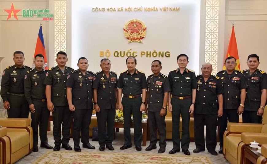 Vietnam otorga gran importancia a las relaciones con Camboya ảnh 1