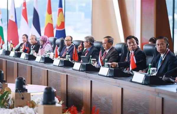 Cumbre de ASEAN adopta importantes documentos ảnh 1 Cumbre de ASEAN adopta importantes documentos ảnh 1