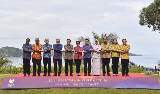 Vietnam exhorta a promover solidaridad y unidad en la ASEAN ảnh 1 Vietnam exhorta a promover solidaridad y unidad en la ASEAN ảnh 1