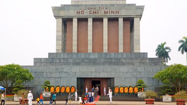 Suspenden temporalmente visitas al Mausoleo de Ho Chi Minh ảnh 1