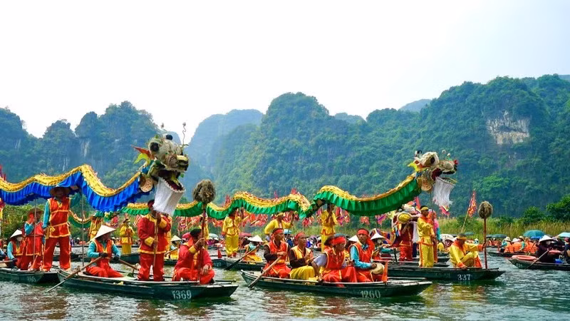 Nutrida participación en festival Trang An 2023 ảnh 1