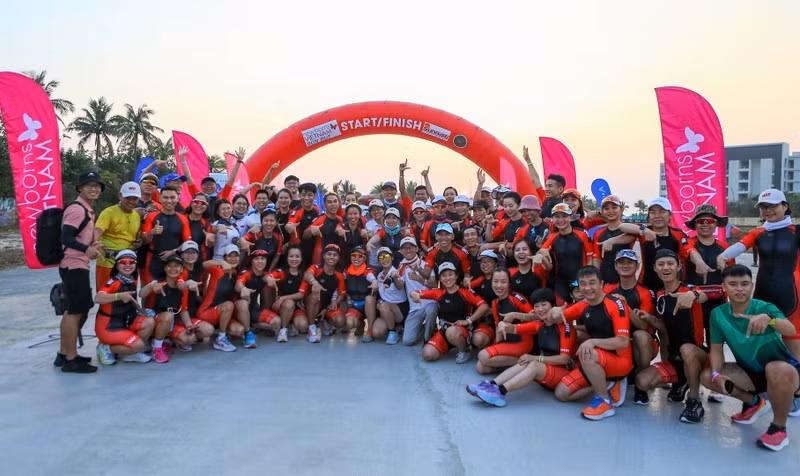 Efectúan en ciudad vietnamita torneo deportivo VinFast Ironman ảnh 1