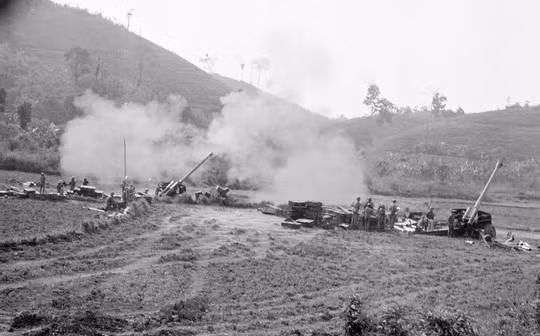 [Foto] Tras la guerra, Vietnam superó las dificultades para la reconstrucción nacional bajo la dirección del Partido Comunista ảnh 11