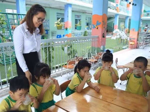 Hanoi lanza programa de leche escolar ảnh 1 Hanoi lanza programa de leche escolar ảnh 1