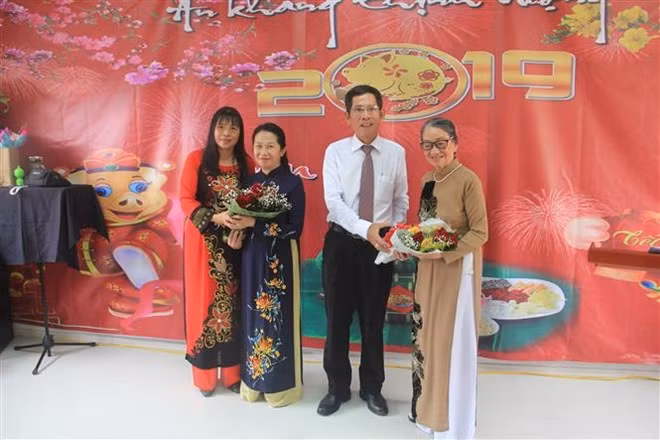 Vietnamitas en Angola se reúnen para dar bienvenida al Año Nuevo 2019 ảnh 1 Vietnamitas en Angola se reúnen para dar bienvenida al Año Nuevo 2019 ảnh 1