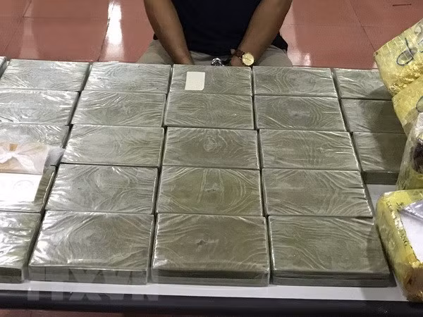 Aduana vietnamita incauta 2,3 kilógramos de droga ảnh 1