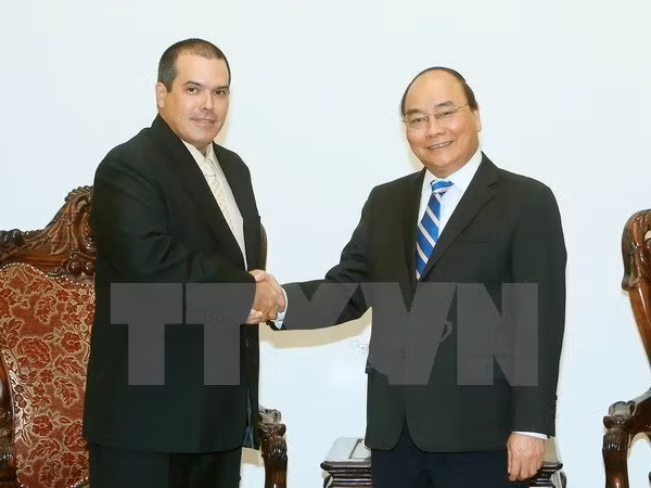 Premier de Vietnam aboga por una mayor cooperación entre VNA y Prensa Latina ảnh 1