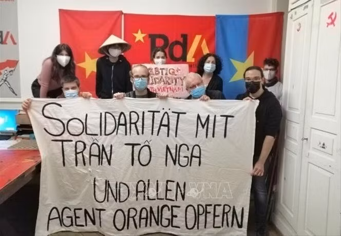 Partido Suizo del Trabajo ratifica solidaridad con víctimas del Agente Naranja en Vietnam ảnh 1
