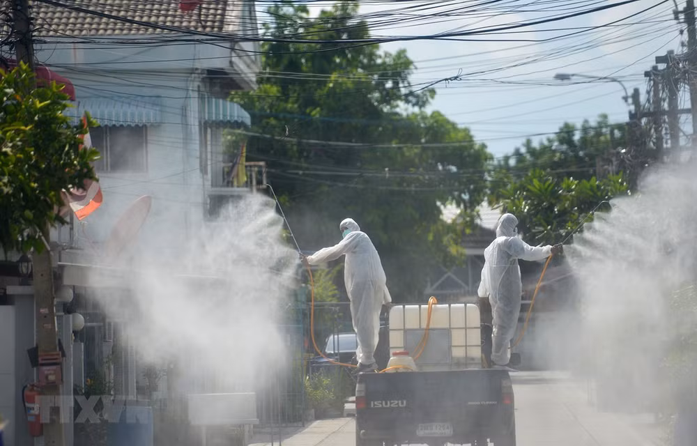 Tailandia registra récord de nuevos casos de COVID-19, en su mayoría prisioneros ảnh 1