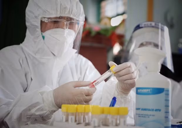 Aplican cuarentena médica a un edificio en Hanoi por el COVID-19 ảnh 1 Aplican cuarentena médica a un edificio en Hanoi por el COVID-19 ảnh 1