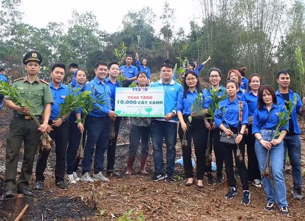 Publican Informe especial sobre actividades de jóvenes vietnamitas por el cambio climático ảnh 1