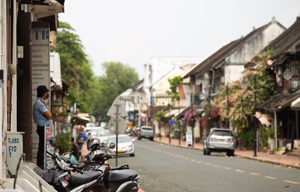 Vietnam ofrece asistencia financiera a Laos para lucha contra COVID-19 ảnh 1