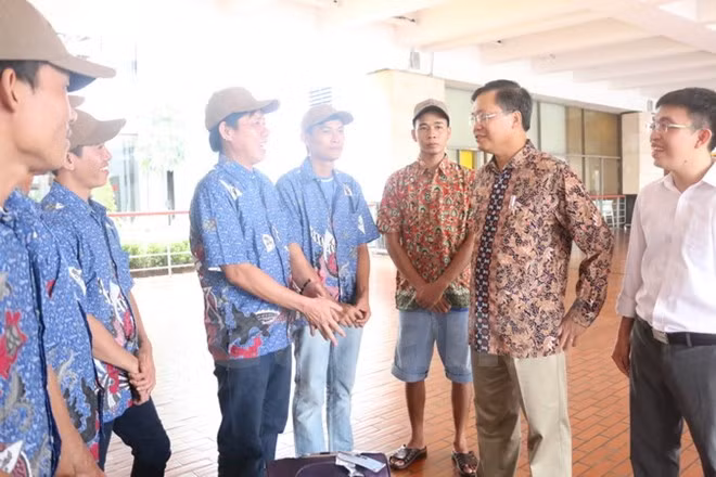 Indonesia repatría a diez pescadores vietnamitas ảnh 1