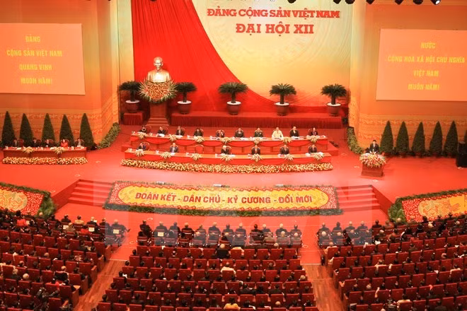 Bloomberg News destaca futuro de Vietnam tras XII Congreso del PCV ảnh 1