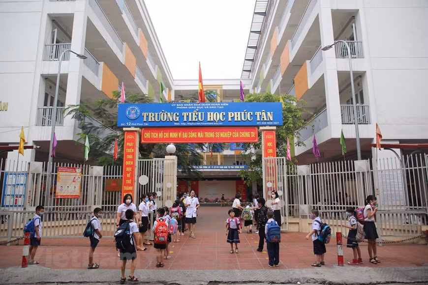 Escuelas de Hanoi reabren sus puertas ảnh 1