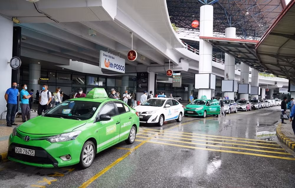 Vietnam restablece los servicios en el sector del transporte ảnh 1