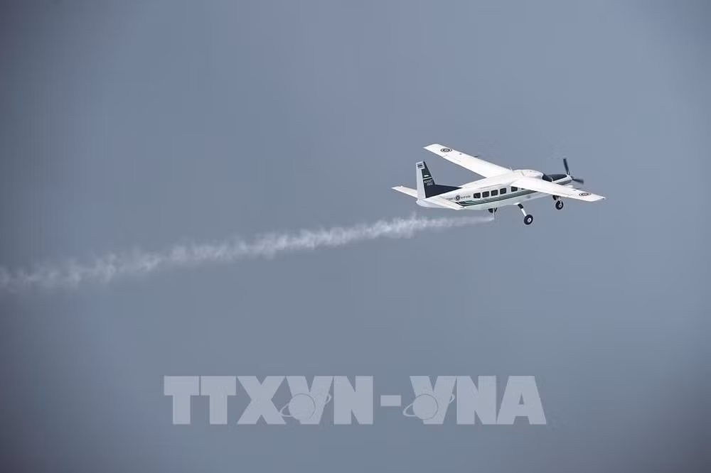 Indonesia impulsa “siembra” nubes para crear lluvias ảnh 1